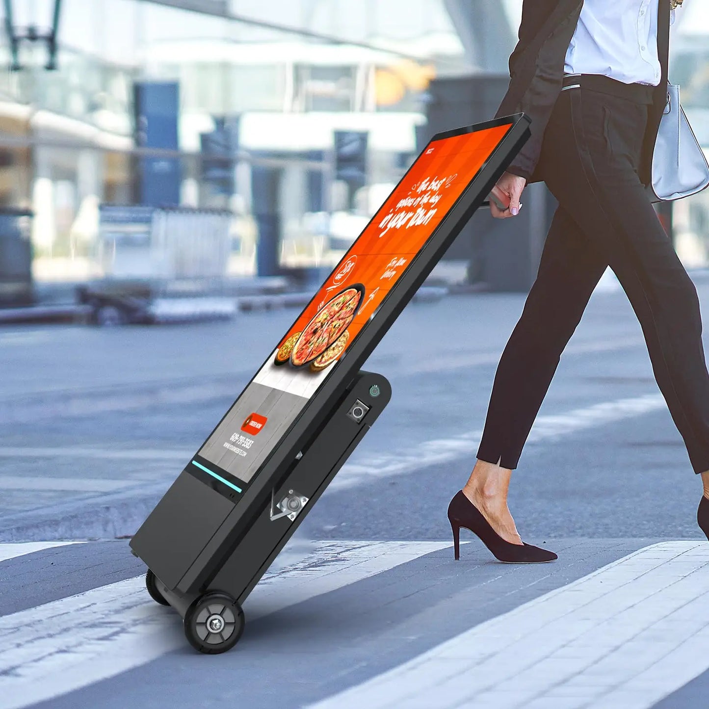 Rechargeable Portable Outdoor 43 inch  Digital Signage Displays, IP55 Waterproof, Smart LCD Split Screen, Movable Kiosk