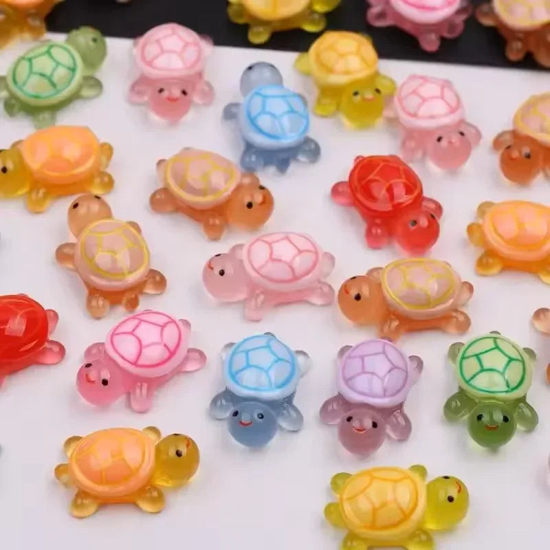 50/100 Pcs Cute Mini Luminous Turtle Ornaments Glowing in The Dark Miniatures Turtle Micro Landscape Home Decor Gift